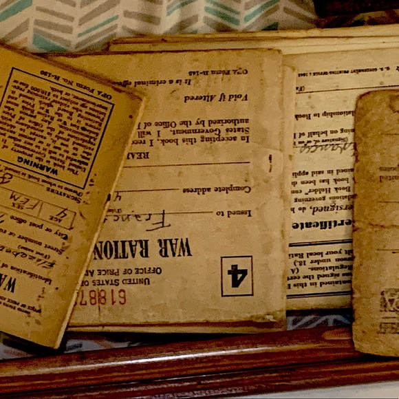 1941 world war2 ration books with stamps, leather pouch great piece of history - Picture 1 of 6